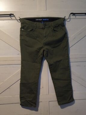 Brand New. Lincoln Outfitters Comfort Flex Women's Pants.